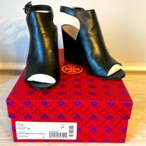 Tory Burch Grove Open Toe Bootie in Black Leather Size 8